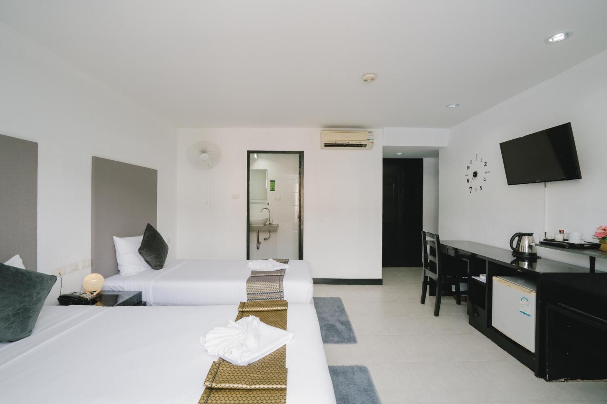 Noble House Patong Hotel Luaran gambar